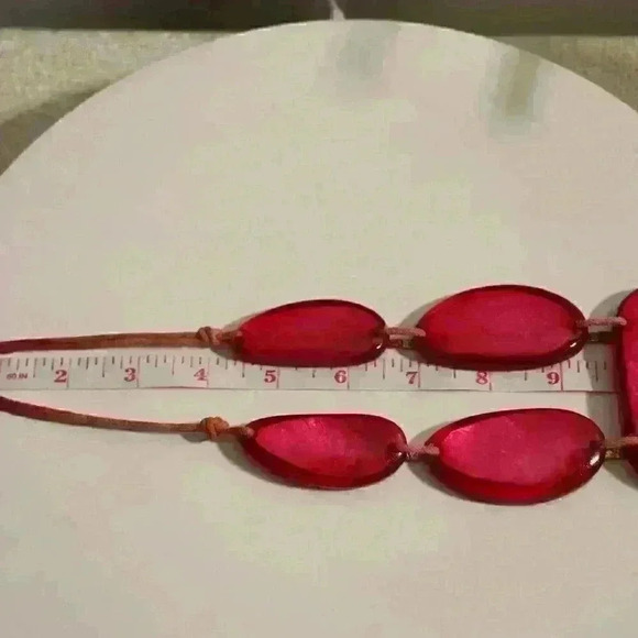 Vintage 1960's Large Bright Pink Lucite and Hemp Necklace with 2" Extender - Picture 6 of 12